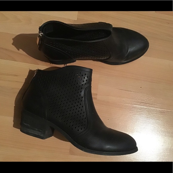 Black pleather ankle booties - Picture 1 of 2